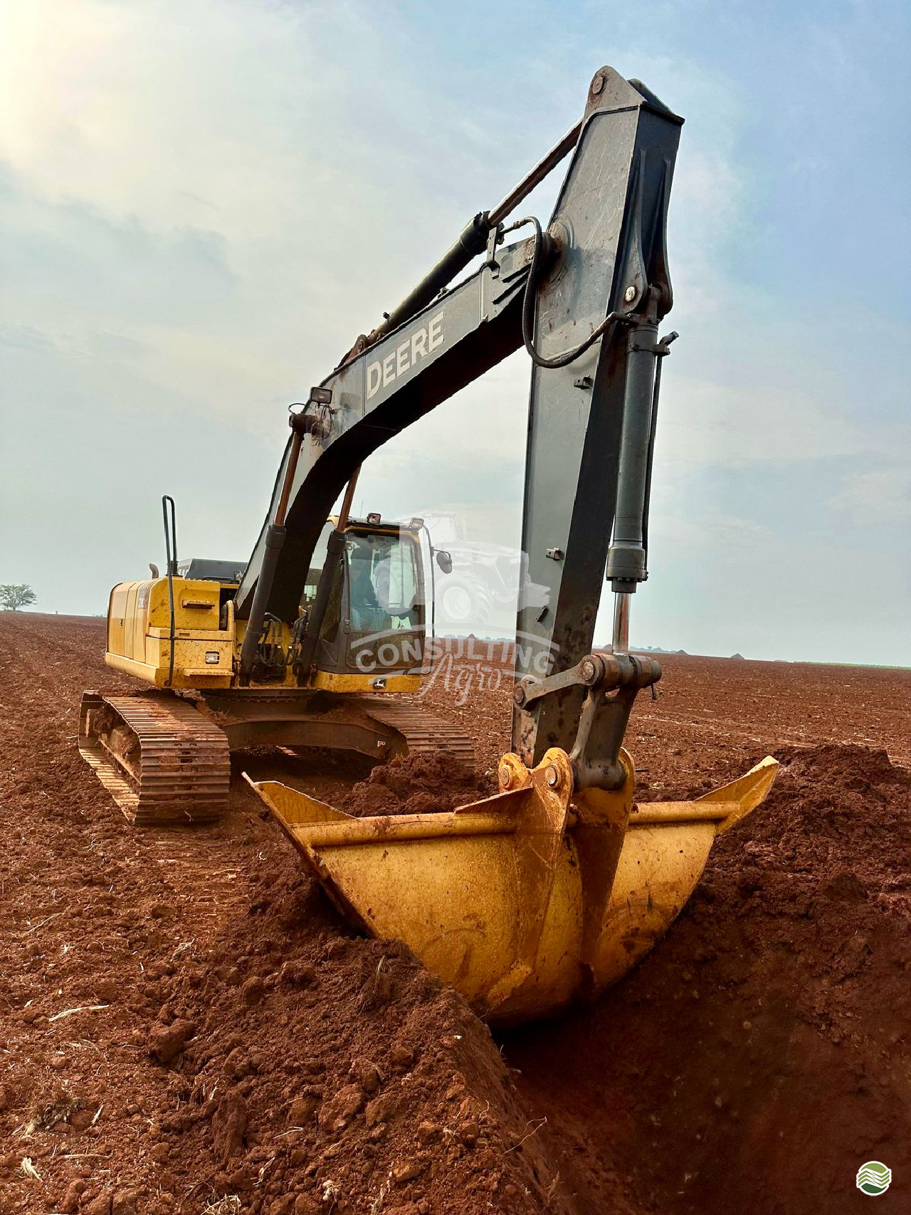 ESCAVADEIRA JOHN DEERE 210G Consulting Agro ITUVERAVA SÃO PAULO SP